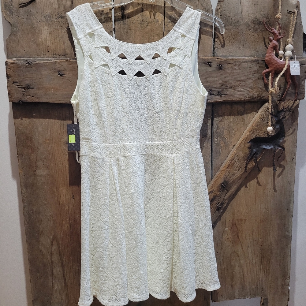 Miss Me Found Love lace dress size Medium - Picture 3 of 12
